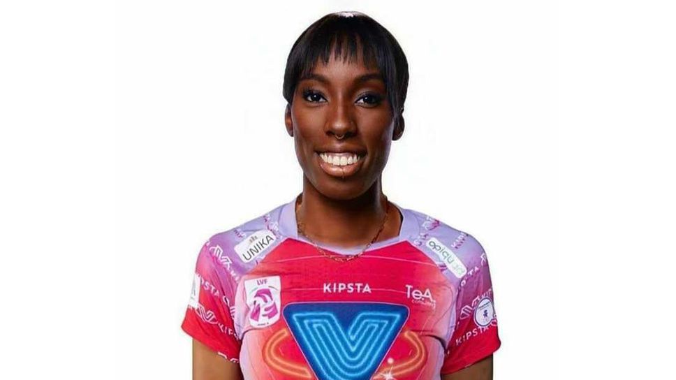 Паола Егону се завръща в Италия срещу $1 000 000