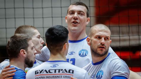 Пирин запазва двама от основните си играчи и за новия сезон