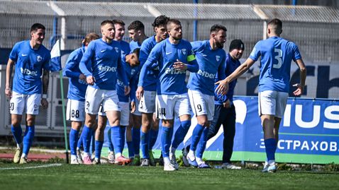 Спартак (Варна) няма да може да използва четирима срещу Ботев