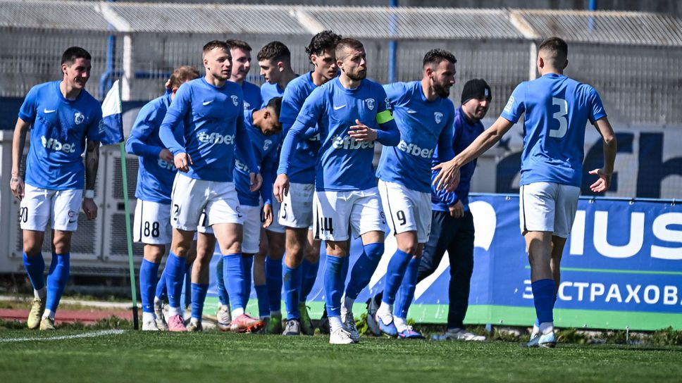 Спартак (Варна) няма да може да използва четирима срещу Ботев