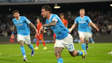 Наполи пречупи Лече след изключителен мач на Политано