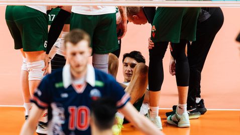 Мони Николов стресна с контузия, Локомотив завърши с победа редовния сезон в Русия