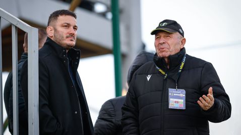 Бай Добри на трибуните в Разград