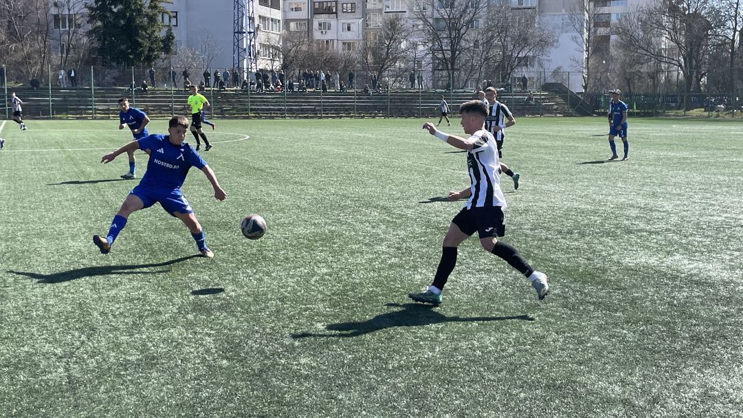 Локо (Пд) надви Левски като гост и записа трета поредна победа в Елитната група до 17 години