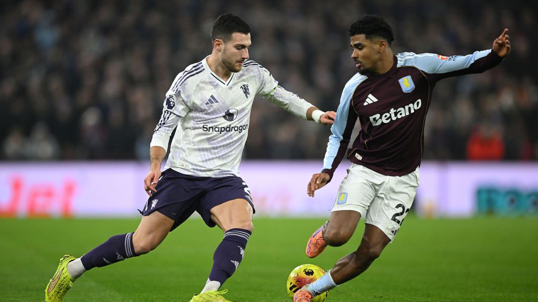 Манчестър Юнайтед и Астън Вила влизат в пряк сблъсък за място в топ 4