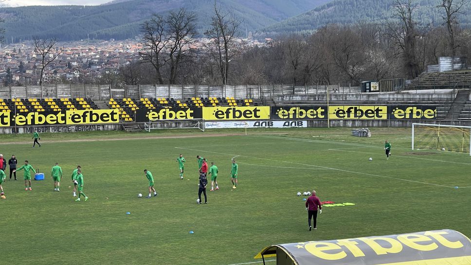 Пирин (Благоевград) ще търси победата на "Стадиона на Мира" в Перник