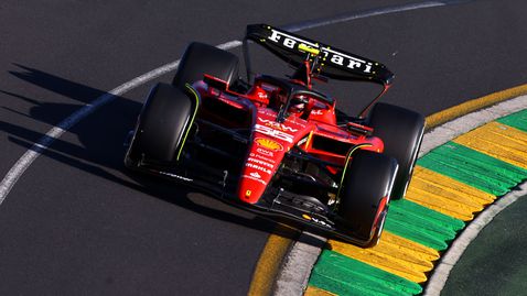  Във вторник изслушват митинга на Ферари против наказването на Сайнц 