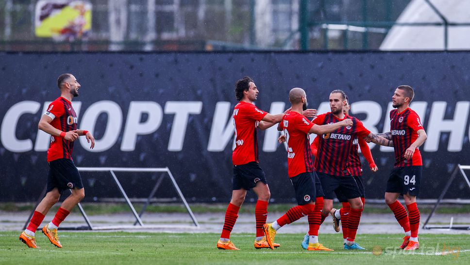 Локомотив излиза срещу Славия в отчаяна гонитба на седмото място