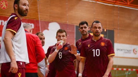 Националите по футзал разгромиха Сан Марино и продължават похода си към Евро 2026