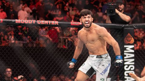 Царукян оцеля и срази Оливейра на UFC 300