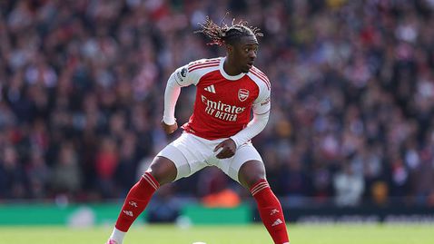 Езе: Tози тим на Арсенал е пълен с лидери