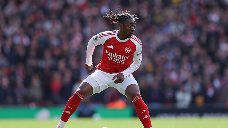 Езе: Tози тим на Арсенал е пълен с лидери