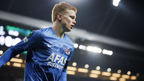 Барселона следи млада звезда на АЗ Алкмаар