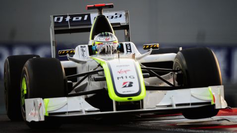 Дженсън Бътън отново ще подкара шампионския си автомобил