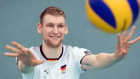  Симон Хирш е трансферна цел №1 за първенеца Хебър 