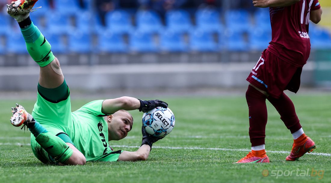 Спортист (Своге) освободи вратар
