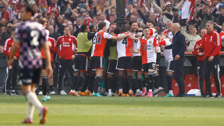 Фейенорд е новият шампион на Нидерландия Ротердамският гранд си гарантира