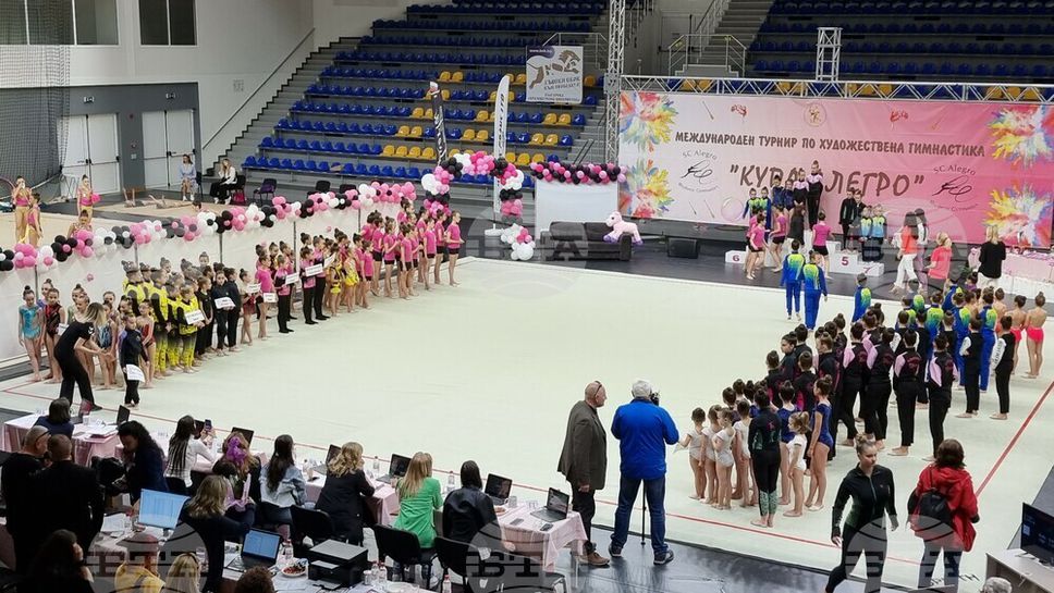 Повече от 400 гимнастички участват на турнир в Шумен, две съчетания представи и националният ансамбъл