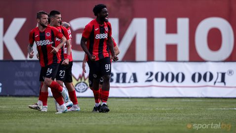 Райън Бидунга герой за Локо (София) при успех над Янтра