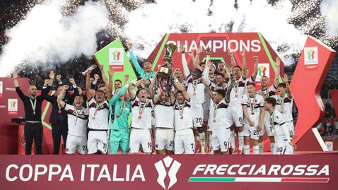  Болоня разплака Милан и подвигна първи огромен трофей от половин век насам 