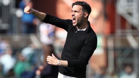 Комо ще задържи Фабрегас с голям бюджет за трансфери