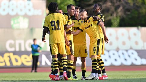  Ботев (Пд) почна с 16 полеви играчи и цялостна мъгла към бъдещето на клуба 