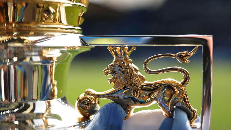 Премиър лийг е напът да изостави една многогодишна традиция и