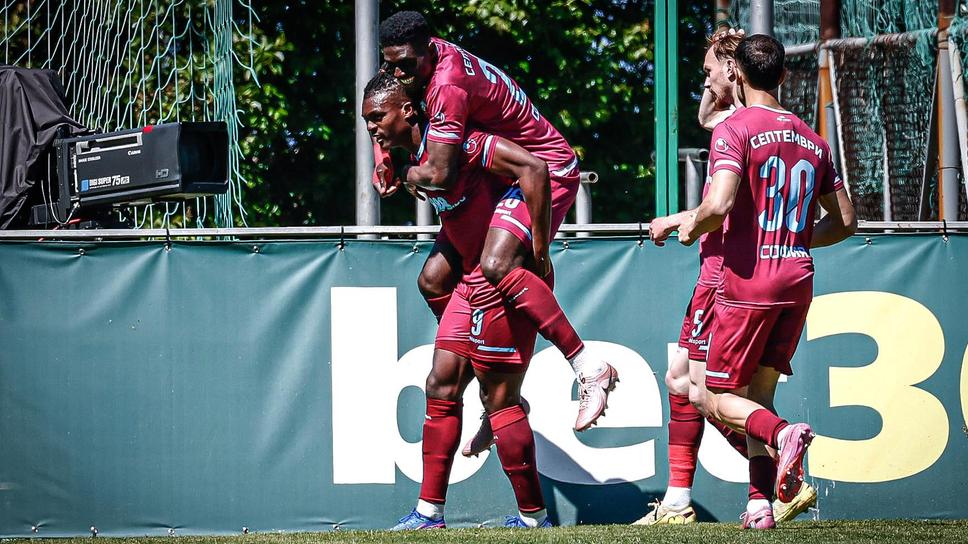 Септември 1:0 Спартак (Варна), греда за "соколите"