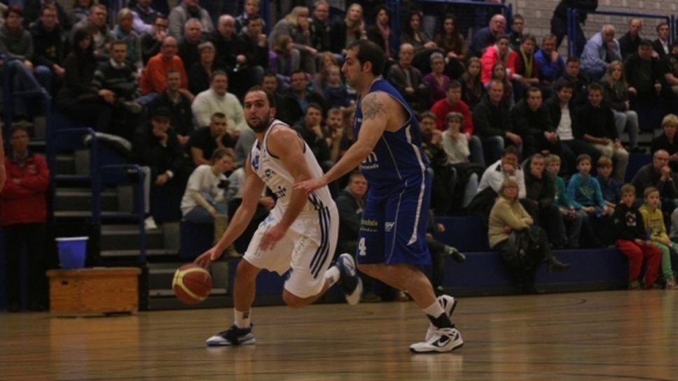 Атанас Пенев продължава в Германия