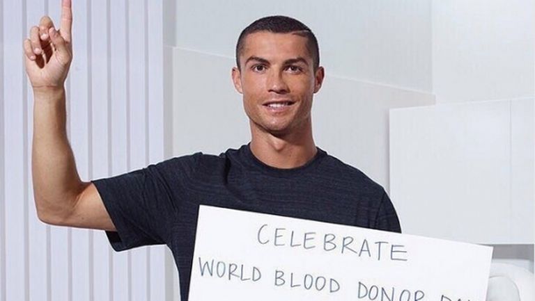 Роналдо призова феновете си да станат кръводарители