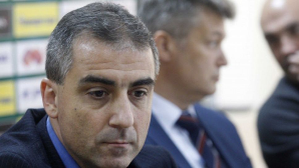 Пресконференция на Съдийската комисия към БФС и Марк Бата