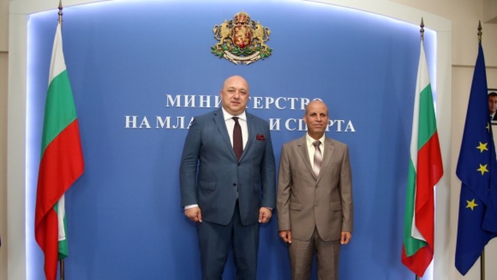 Министър Кралев се срещна с посланика на Ирак