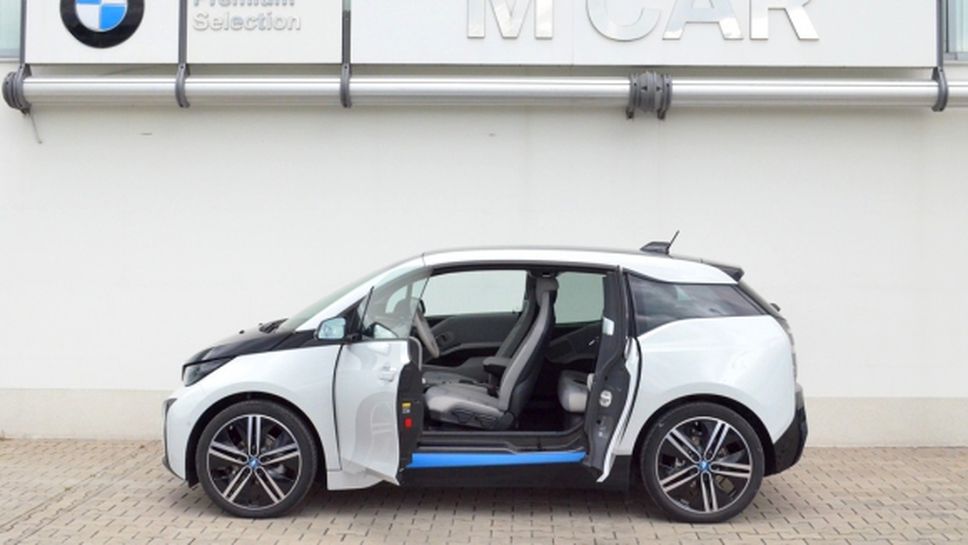 Иновативната серия BMW i паркира в "М Кар" Пловдив
