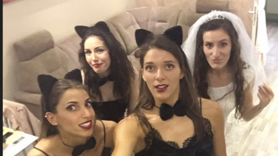 Волейболни котенца на моминско парти (снимка)