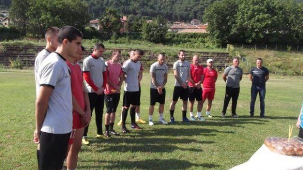 Беласица започна подготовка само с 12 футболисти