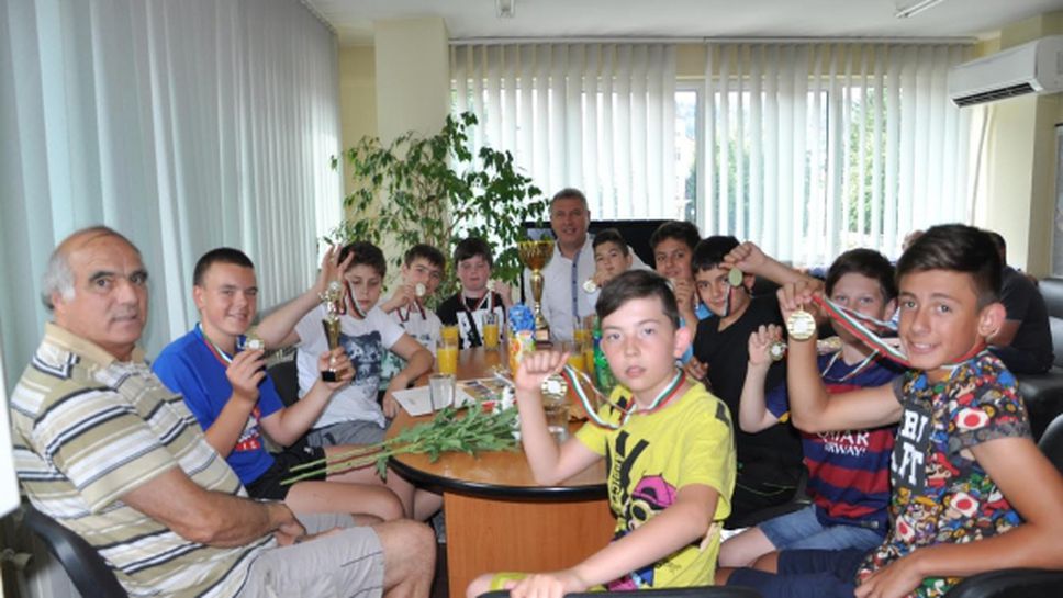 Кмет черпи шампиони на България по волейбол