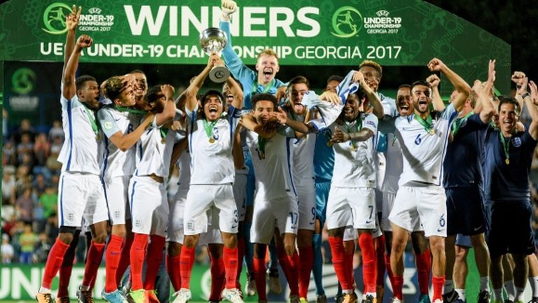 Англия (U19) стъпи на европейския връх, след като надви Португалия (видео)