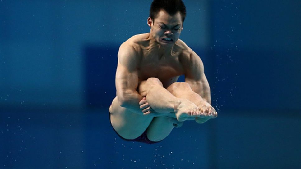 Китаец грабна титлата си по скокове във вода от 1-метров трамплин на Световното