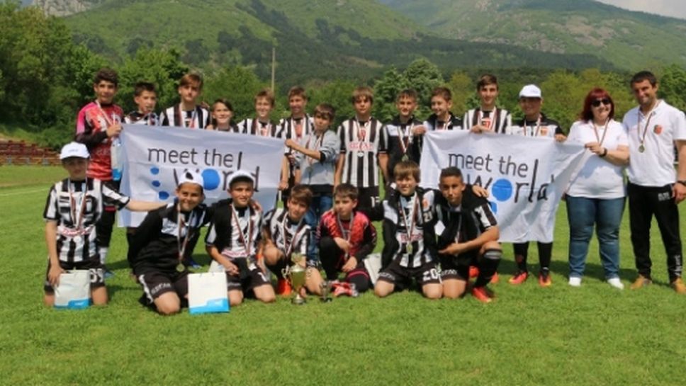 Огромен успех за юношеския ни футбол - Локо (Пловдив) е в топ 4 на най-големия турнир в света
