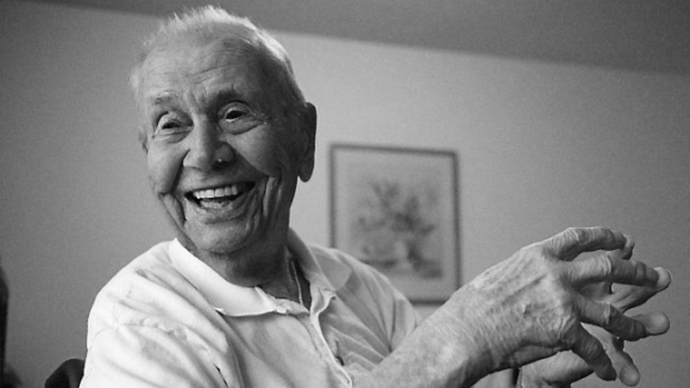 Легенда на Лейкърс почина на 101 години