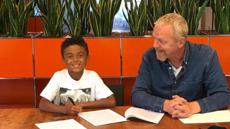 9-годишният син на Клуиверт подписа рекламен договор