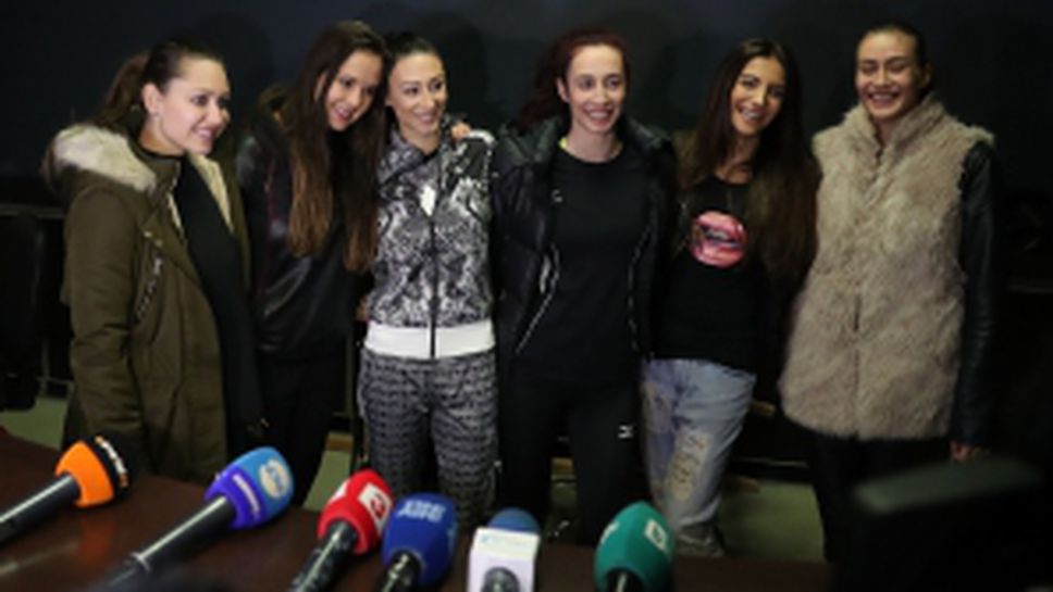 Златните момичета се срещнаха с фенове ден преди шоуто в "Арена Армеец"