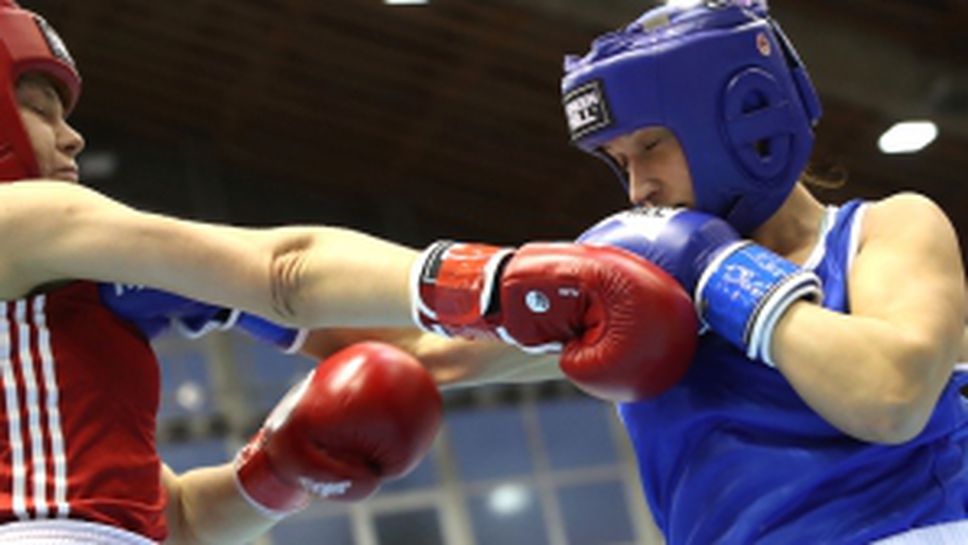 Илияна Гълъбова загуби от полякина на Европейското по бокс за жени