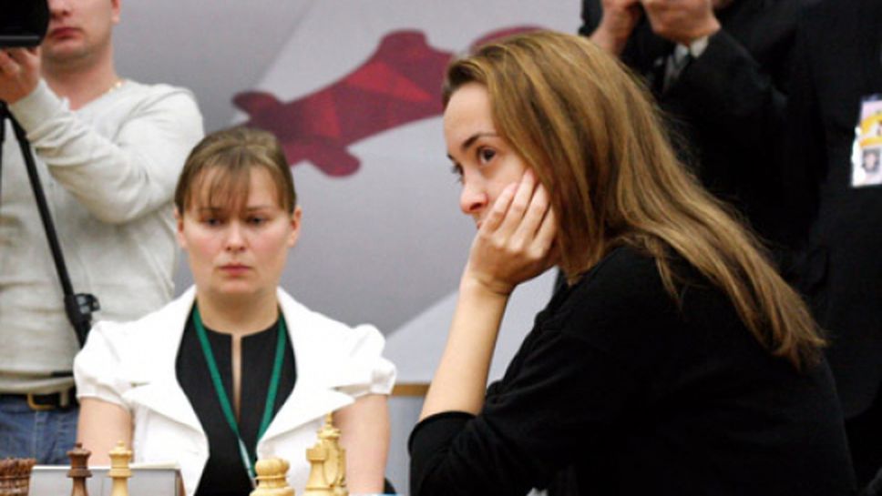 Антоанета Стефанова излезе начело в класирането на ЕП по шахмат в Румъния