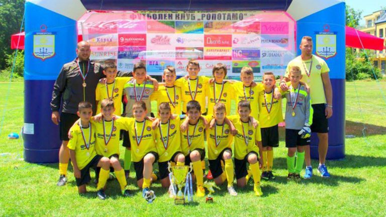 Ботев спечели юношеския турнир "Приморско лято", малките "канарчета" биха Левски на финала