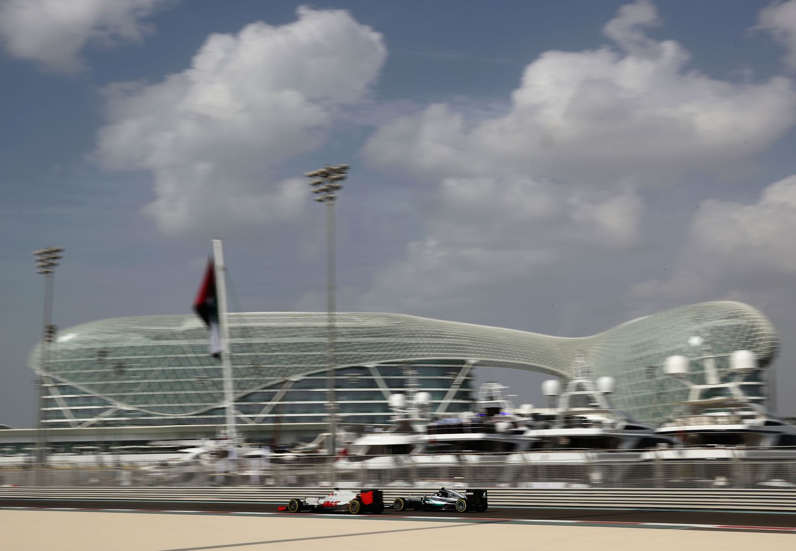 Тренировки за Гран При на Абу Даби