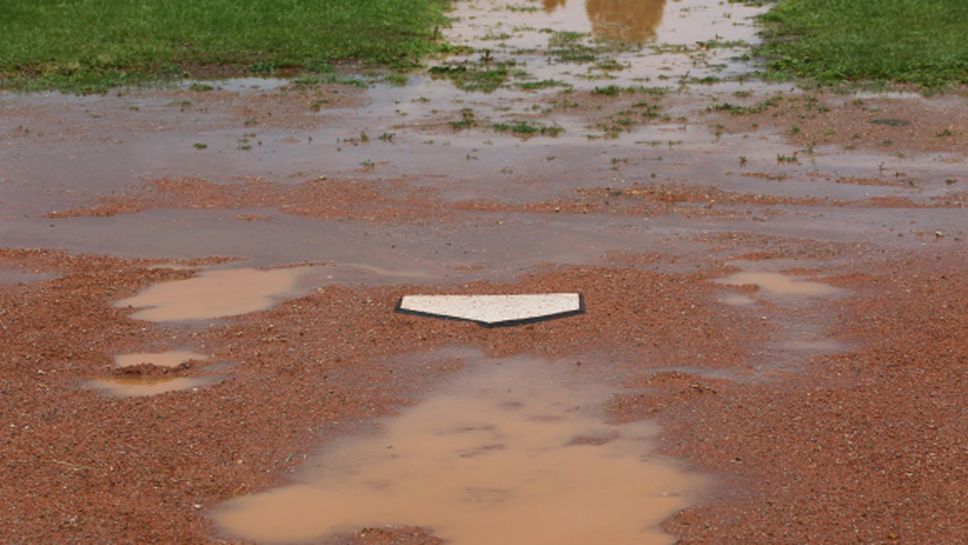 Потоп удави второ дерби в българския бейзбол
