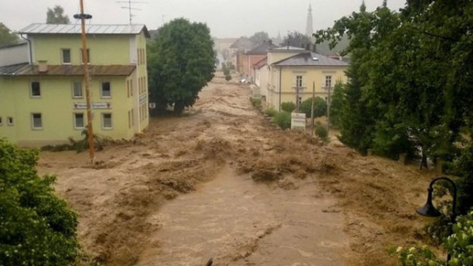 Байерн помага на засегнати от наводненията в Германия