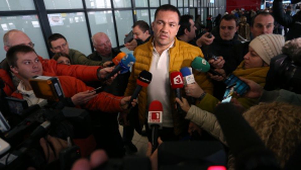 Кубрат Пулев пристигна на родна земя