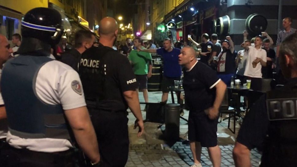 Англичаните се сбиха с граждани на Марсилия, полицията овладя напрежението